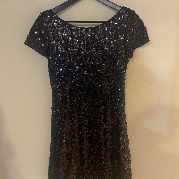 Black sequinned mini dress - Picture 1 of 2